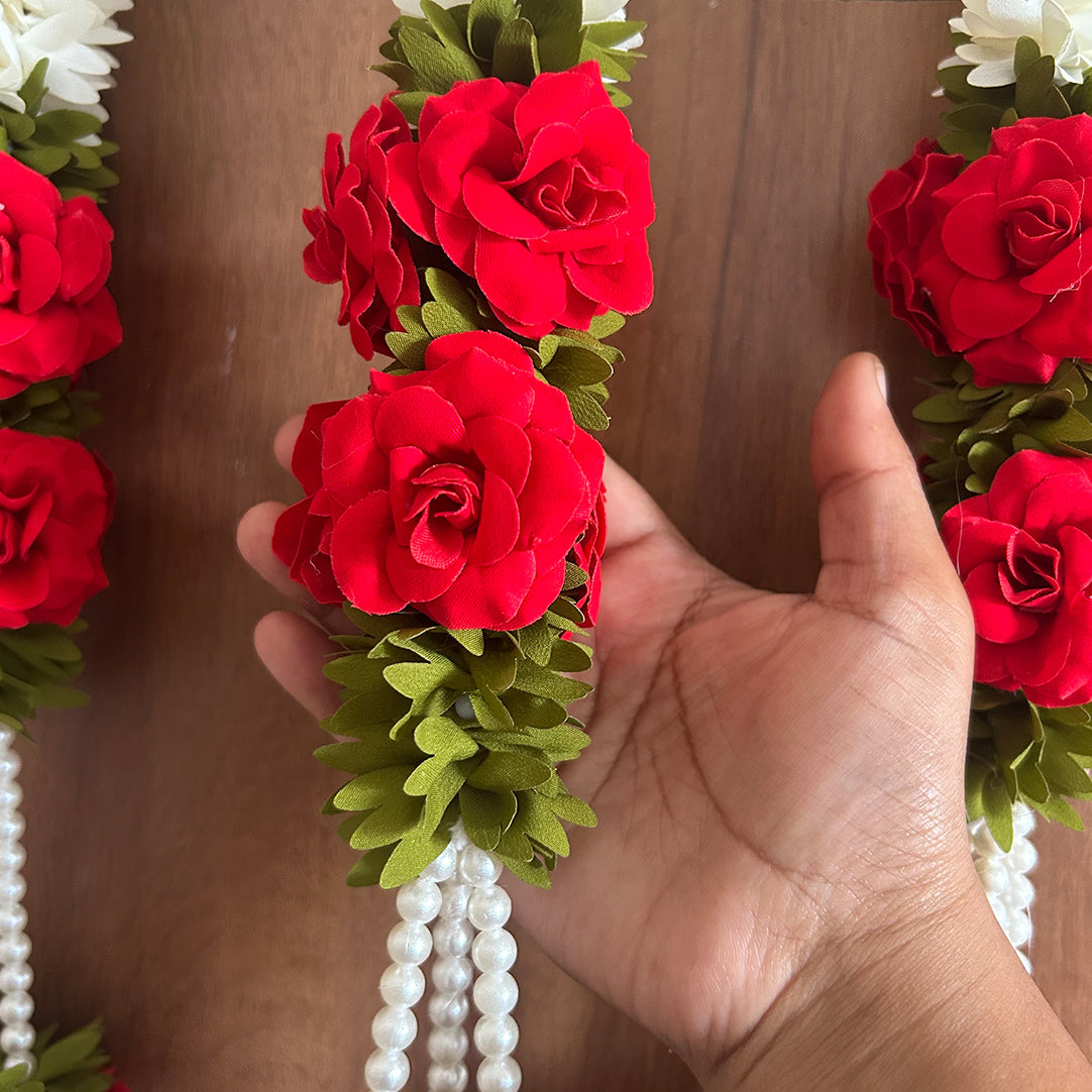 Red Rose Pearl Tassel Gajra String