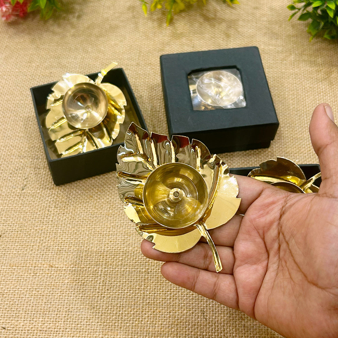 Leaf Pure Brass Diya Set of for Home Office Puja Decor Leaf Akhand Diya for Pooja Room Leaf Shaped Brass Diyas for Diwali, Ganpati Decoration Gift Items