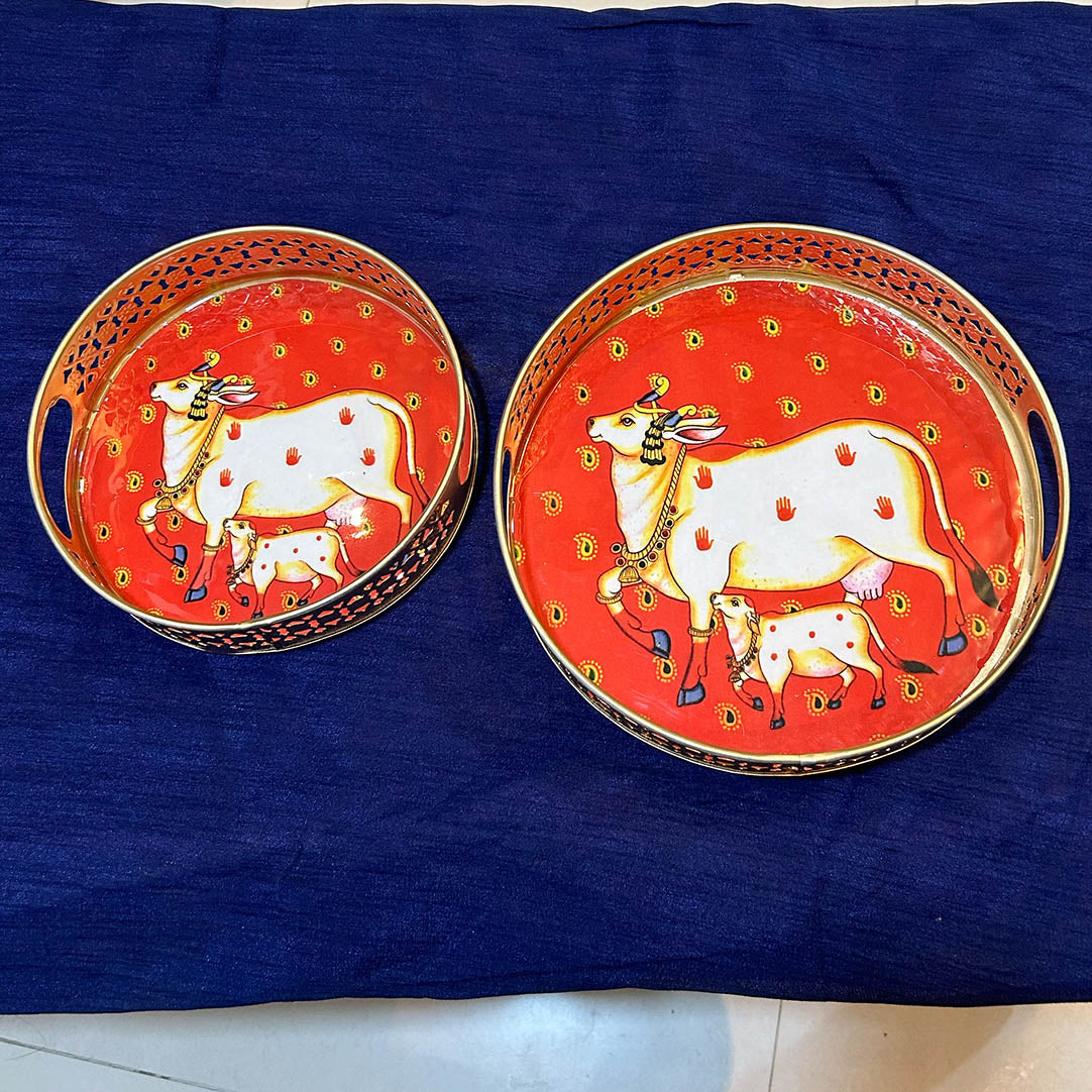 Red Circular Golden Tray With Pichwai Cow Art Picture