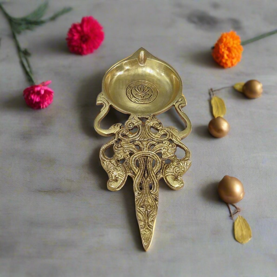 Aarti Spoon