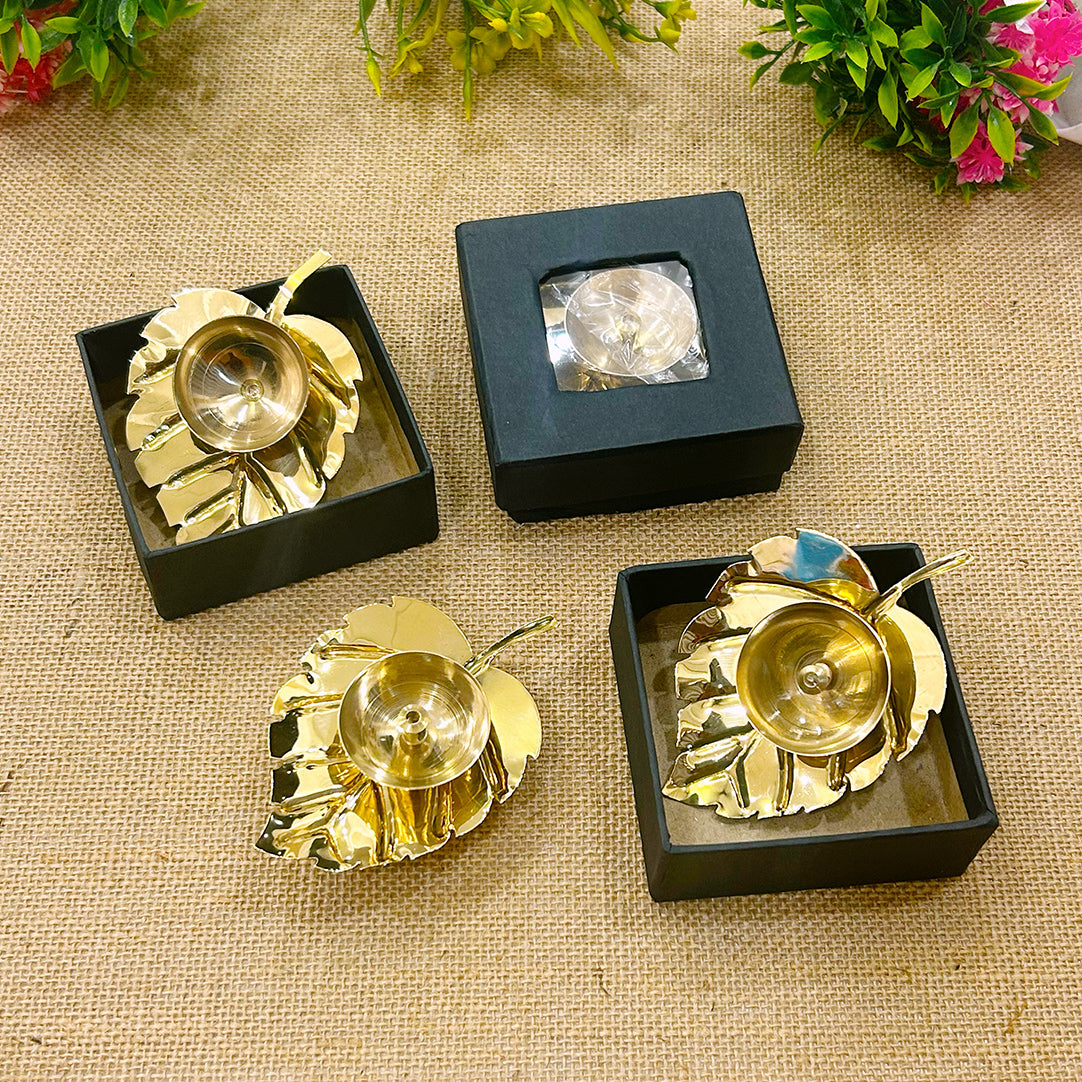 Leaf Pure Brass Diya Set of for Home Office Puja Decor Leaf Akhand Diya for Pooja Room Leaf Shaped Brass Diyas for Diwali, Ganpati Decoration Gift Items