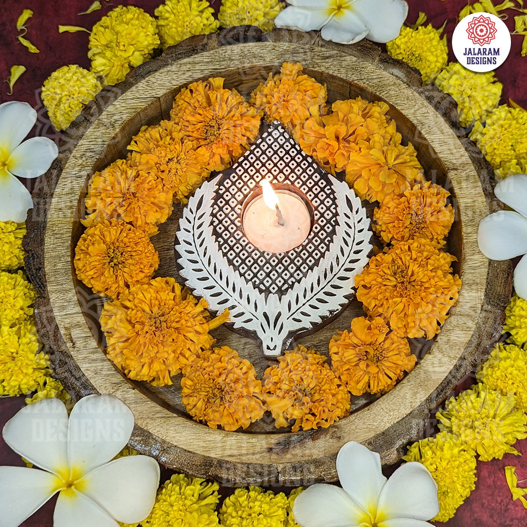 Leaf Shaped Wooden Block Tea Light Holder