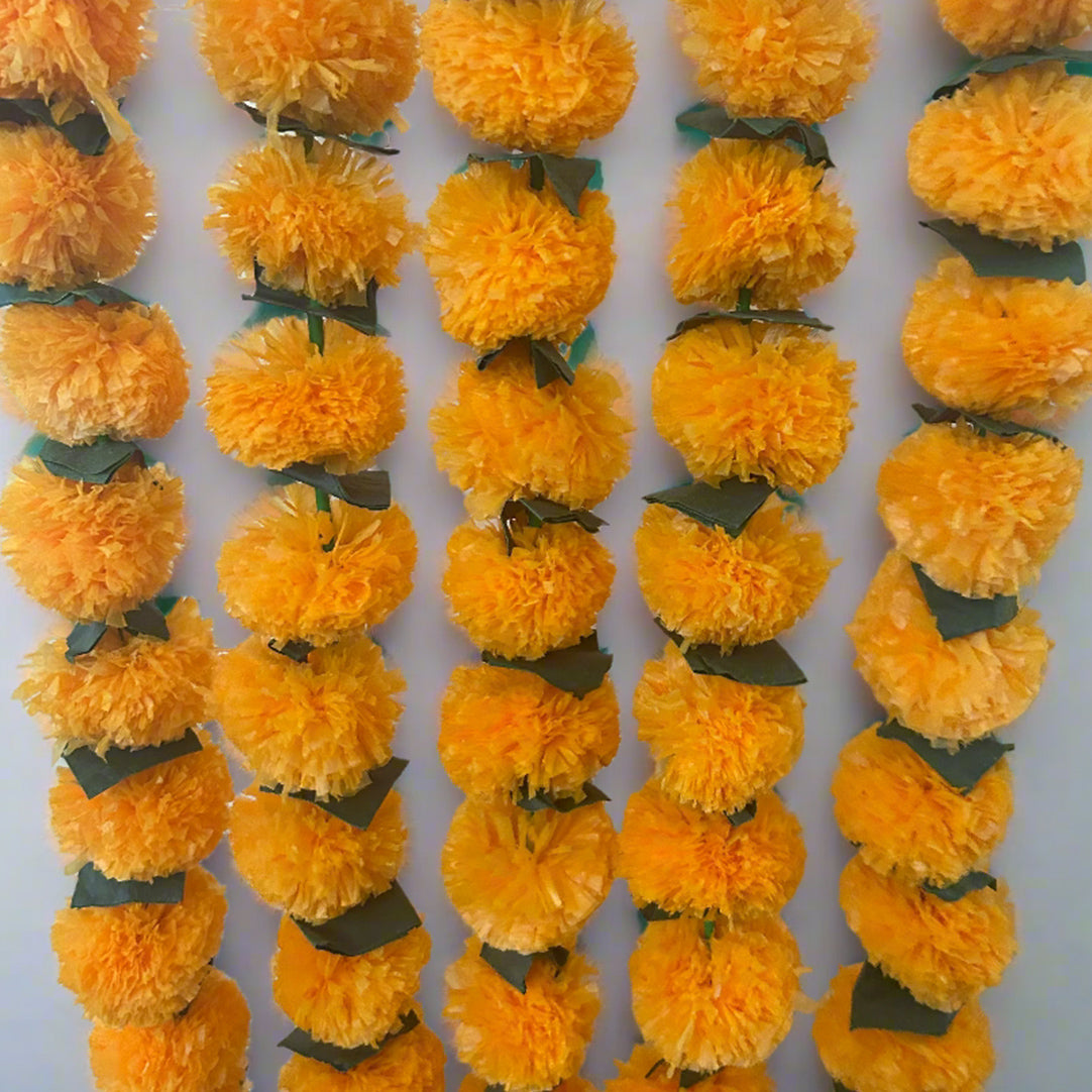 Decorative Plain Orange Marigold Flower And Greean Leaves Garland Strings