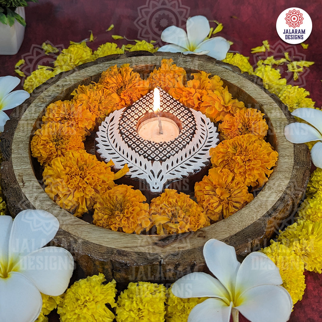 Leaf Shaped Wooden Block Tea Light Holder