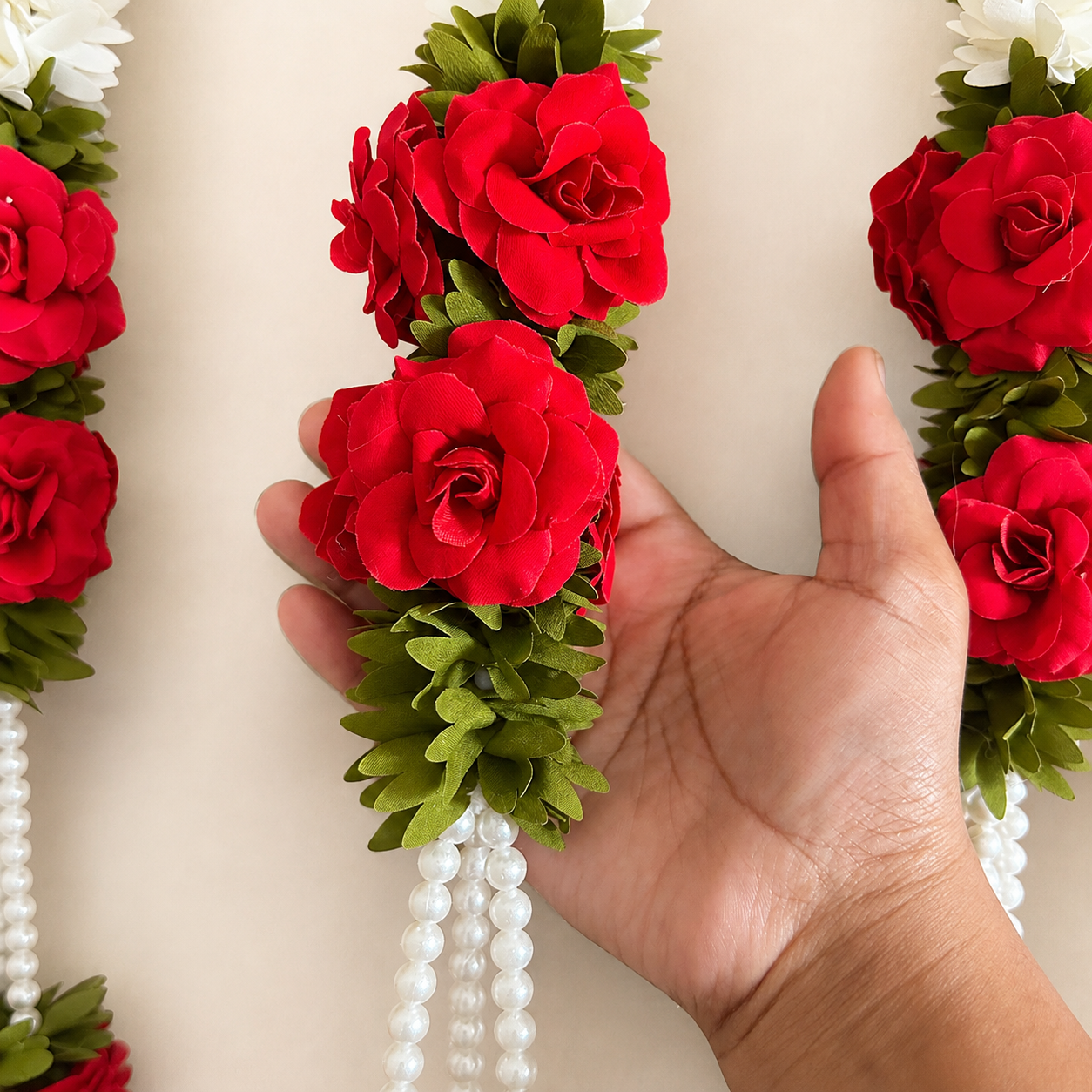 Red Rose Pearl Tassel Gajra String