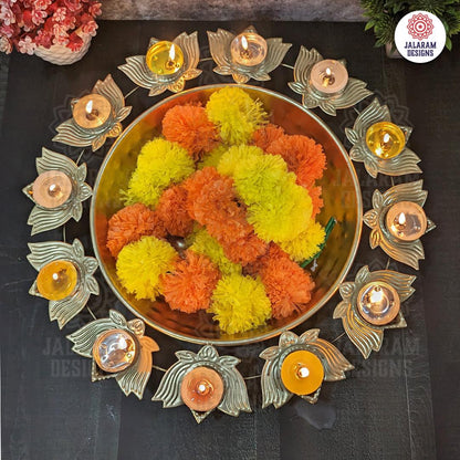 Lotus diya urli