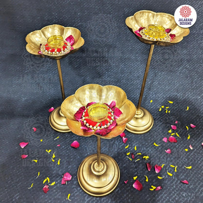 Taj Bowl Hammered Urli Candle Stand (Set Of 3)